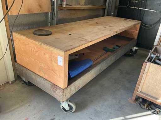 Mobile wooden workbench