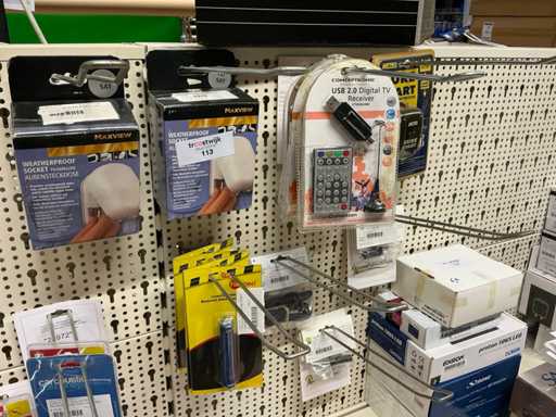 Różne części łączące audio i TV