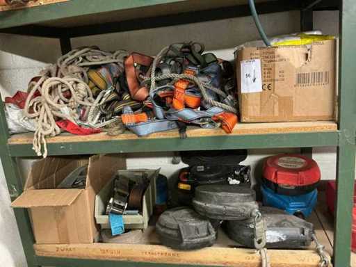 Batch of safety harnesses and fall arresters