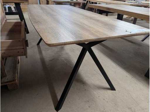 Dining table 190 x 90 x 76cm. Metal Y base.
