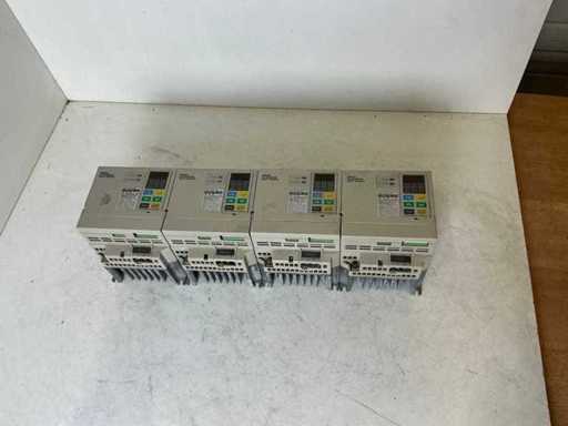 Omron Sysdrive 3G3EV Frequenzwandler (4x)