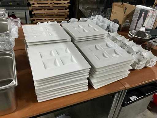 Assiettes carrées d’amuse-bouche Rak Vavro (46x)