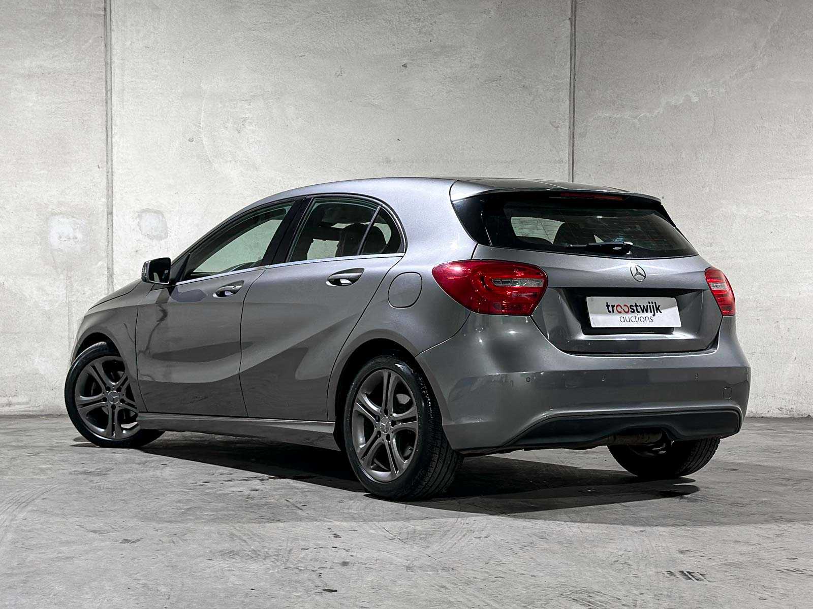 Mercedes-Benz A180 4U3 A-klasse 121pk 2013 (Origineel-NL), 8-SRR-41