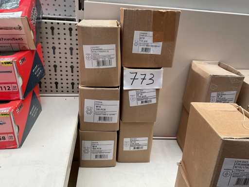 6 dozen moeren en ringen M 16