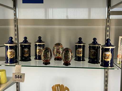 Diverse antieke apotheekpotten (6x), chinese eieren met sokkel