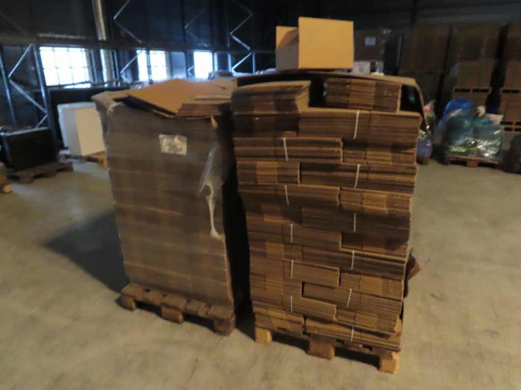 Batch of cardboard boxes, approximately 5000 pieces