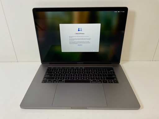 Apple MacBook Pro 15.4”, Core(TM) i7 9th Gen, 32 GB RAM, 256 GB NVMe, AMD Radeon Pro 555X 4GB WorkStation