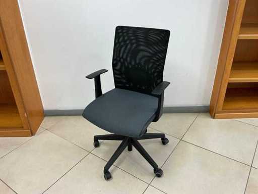 Chair, Type 2 (2x)