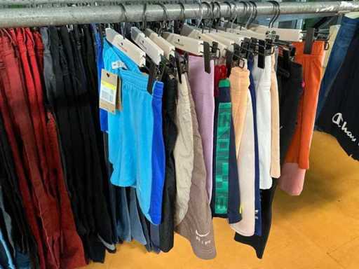 Partij diverse dames sport shorts o.a Nike/Adidas/Lacoste etc (15x)