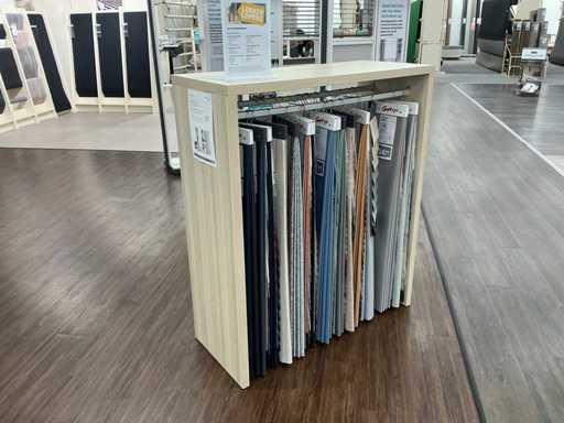 Divers meubles de magasin