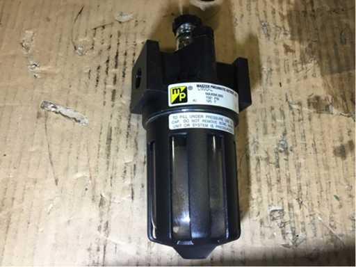Compressed air lubricator