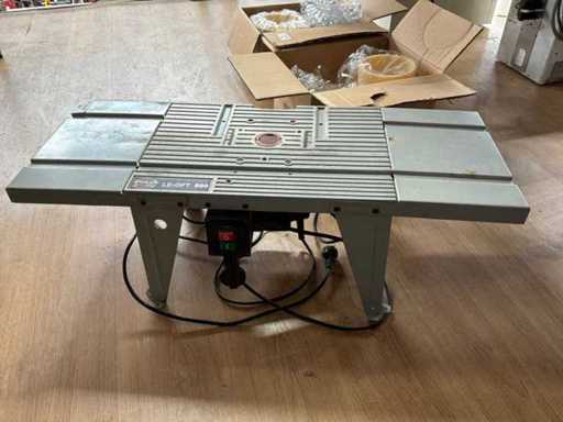 Router Metabo OF E 10 z 1998 roku z stołem frezarskim
