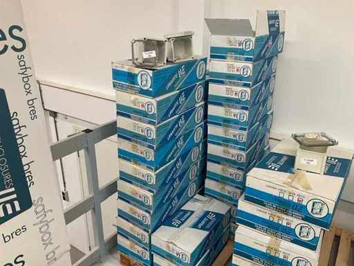 Cutii cu 8 piese Uriarte 8CA-1515S și 8CA-1515 pentru locuințe industriale (28x)