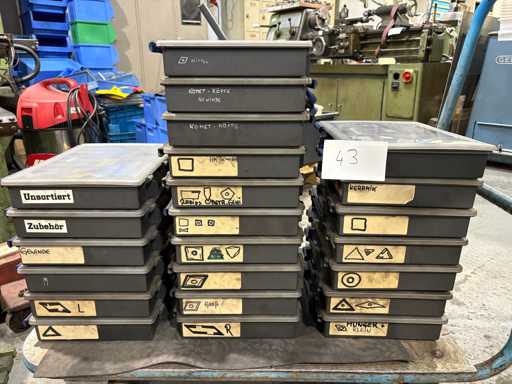   23 Koffer Wendeschneidplatten & Werkzeughalter