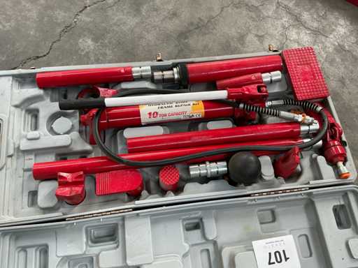 Kit de redressement hydraulique et d’enlèvement des bosses