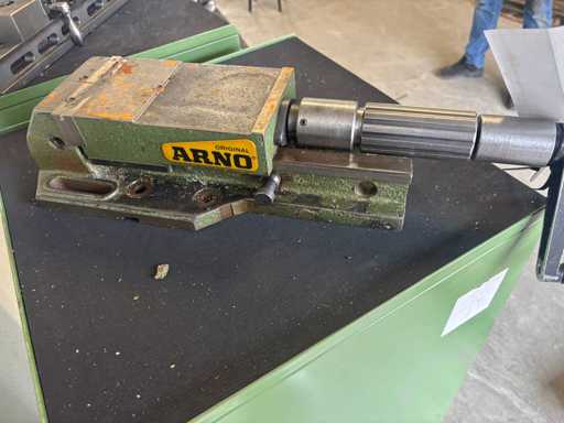 ARNO - Étau