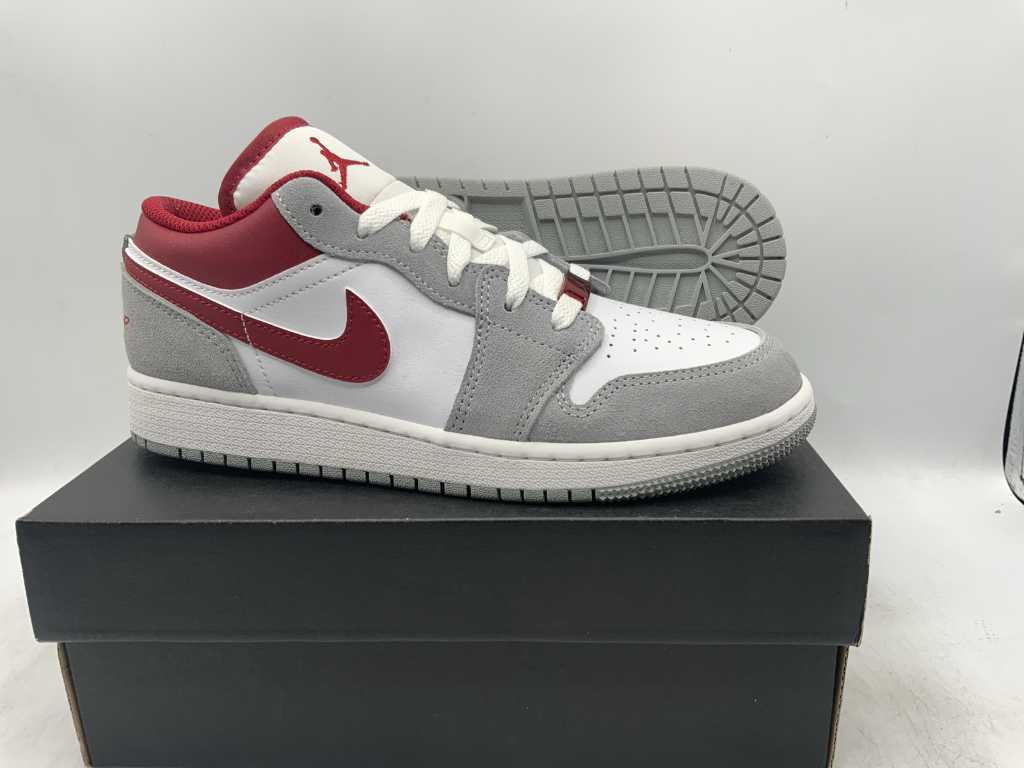 Nike Air Jordan 1 Low SE LT Smoke Grey/Gym Red-White Sneakers 36