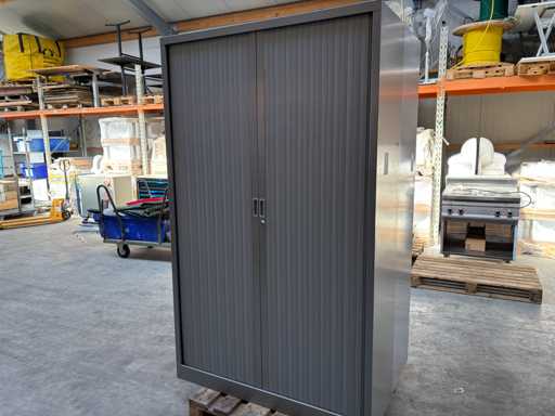 Armoire de bureau en acier