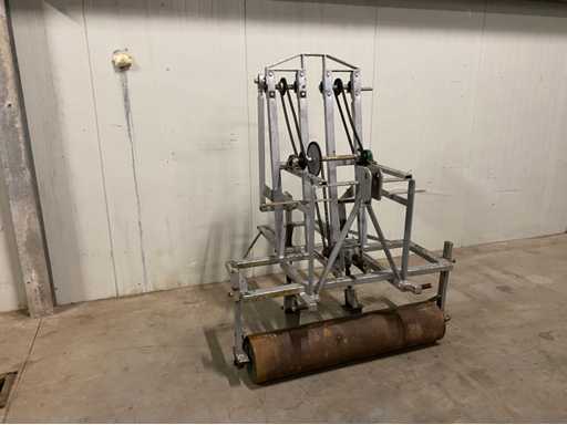 Maszyna do wykrawania ry?u basowego