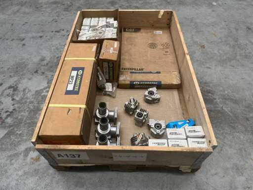 Hydrotec, Legris, Caterpillar – partia komponentów hydraulicznych i sprzęg