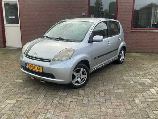 Daihatsu - 2006 - Sirion 2 - 1.0-12V Tendance - Voiture