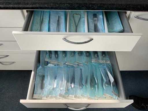 Partij steriel verpakte tandheelkundige extractie-instrumenten