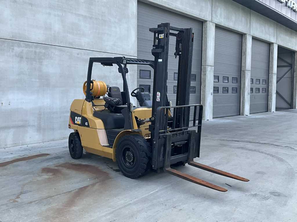 Caterpillar GP45N - 2010 - Forklift