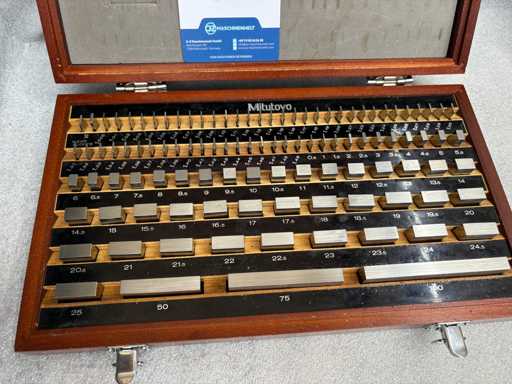MITUTOYO End-to-measure box