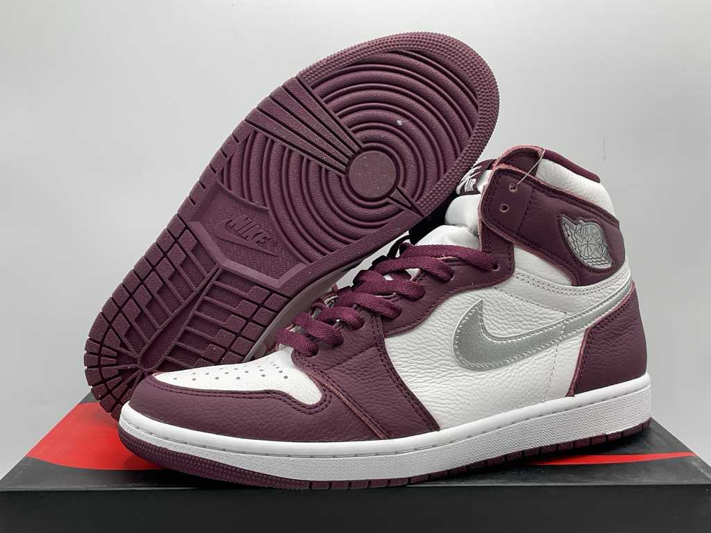 Nike Air Jordan 1 Retro High OG Bordeaux Sneakers 44