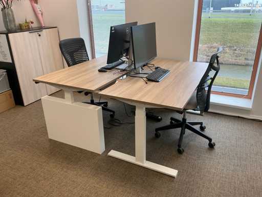 Disposizione dell'ufficio in 9 pezzi