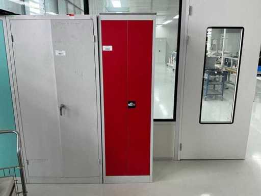 Dulapul atelierului KIND cu conținut