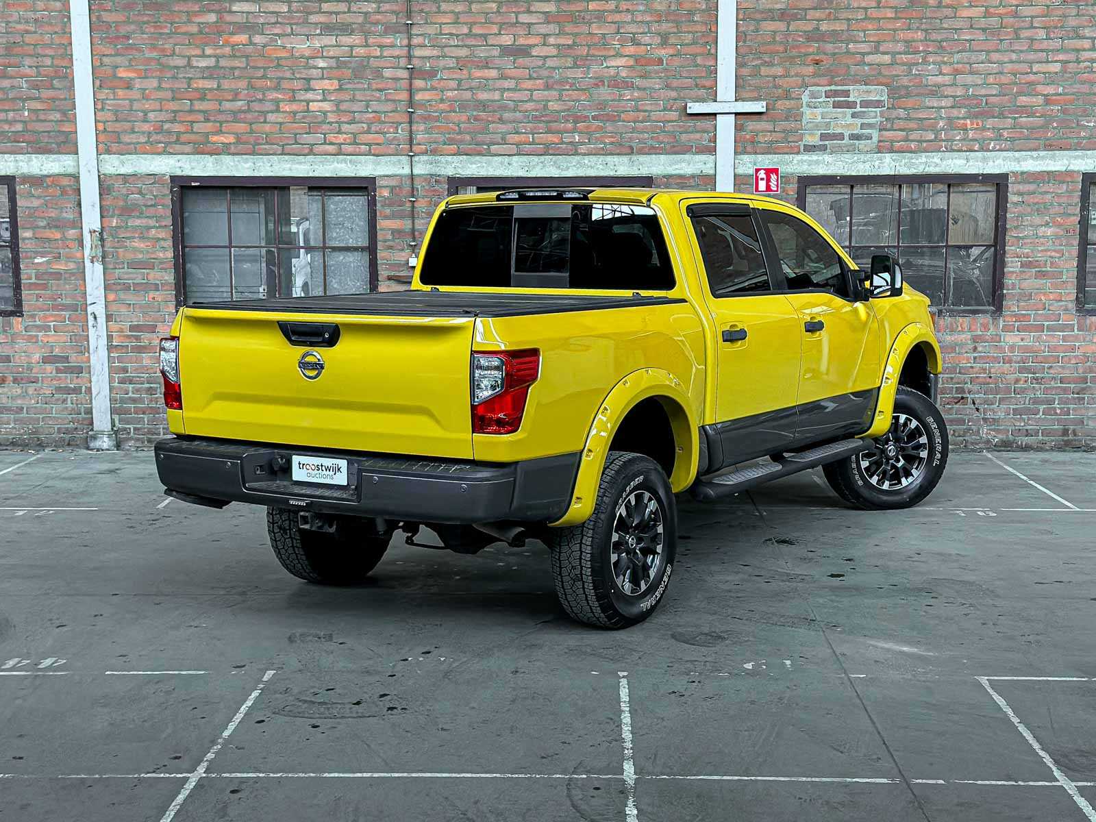 Nissan Titan PRO-4X 5.6 V8 396pk 2018