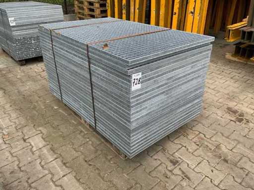 Steel slatted floor 1400x880mm (25x)