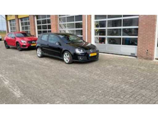 c74d12bf-98a2-4e19-81c3-2df5c348b5b7.mp4