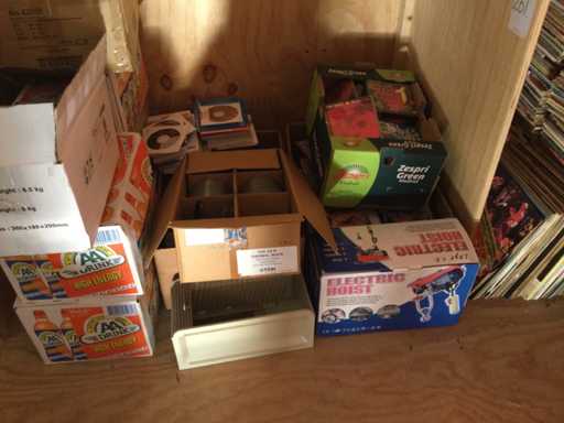 Grandi quantità di vari CD