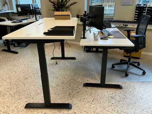 elektrisch in de hoogte verstelbare bureautafel (2x)