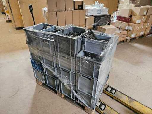 500kg verschillende bestekken en bakken