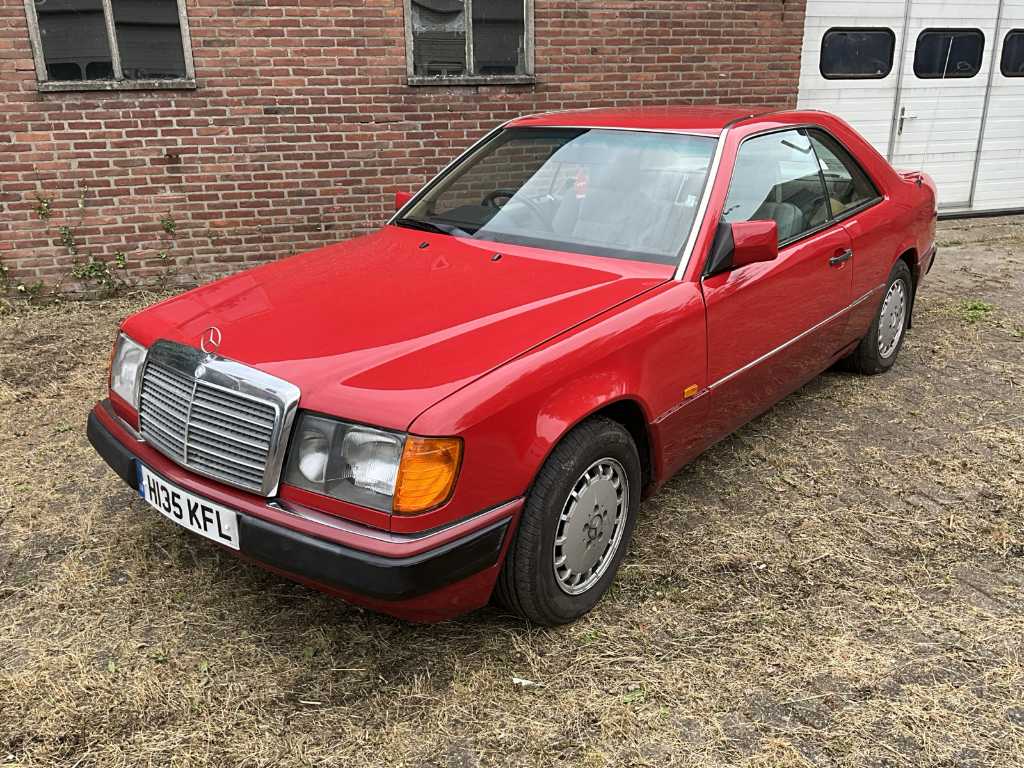 Mercedes - 230 CE Coupe - Oldtimer (1982)