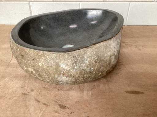 DIFFERNZ-Versenkung Lombok Riverstone Naturstein