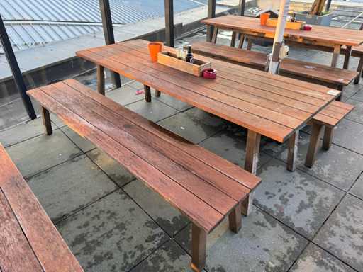 Cabins - Wooden terrace set table with 2 benches