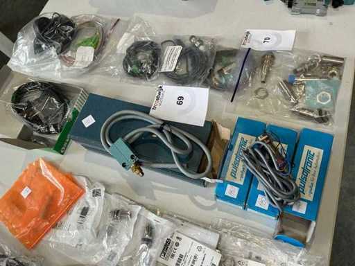 Various sensors (6x)