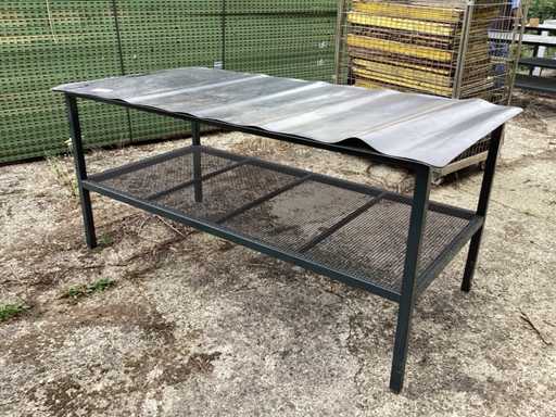 Banco di lavoro in ferro