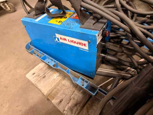   Beaucoup de machines à souder