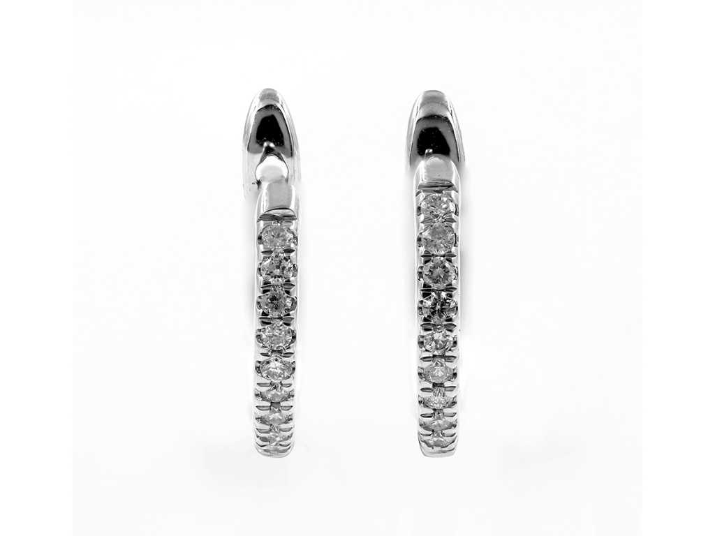 18 KT White gold Earring with Natural Diamonds