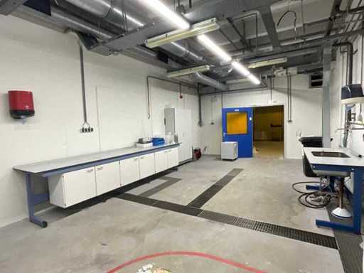 Workbench / cabinet / sink