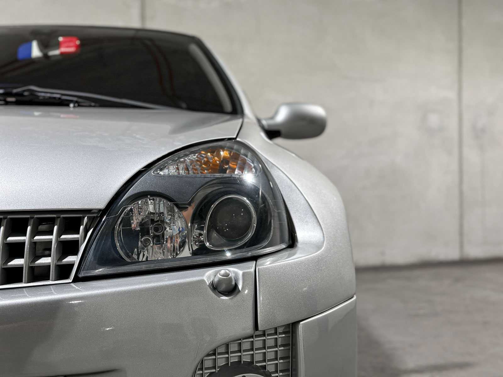 Renault Clio V6 3.0 Sport RS Phase 2 (NR 149) 255pk 2004 Youngtimer