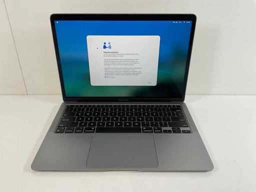 Apple MacBook Air 13", Apple M1, 8 GB RAM, 251 GB NVMe Laptop