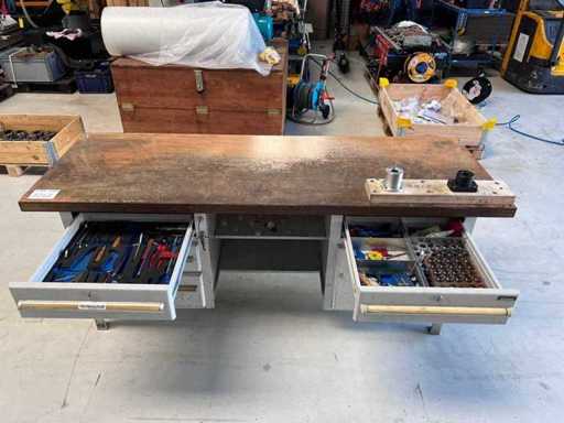   Workbench with contents and substructure