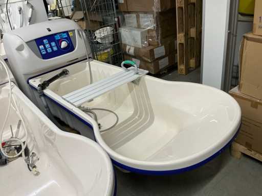 Arjo High/Low Hospital Bath