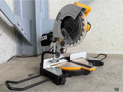 JCB Afkortcirkelzaagmachine